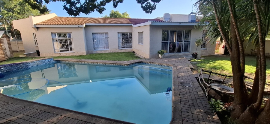 5 Bedroom Property for Sale in Suidrand Free State